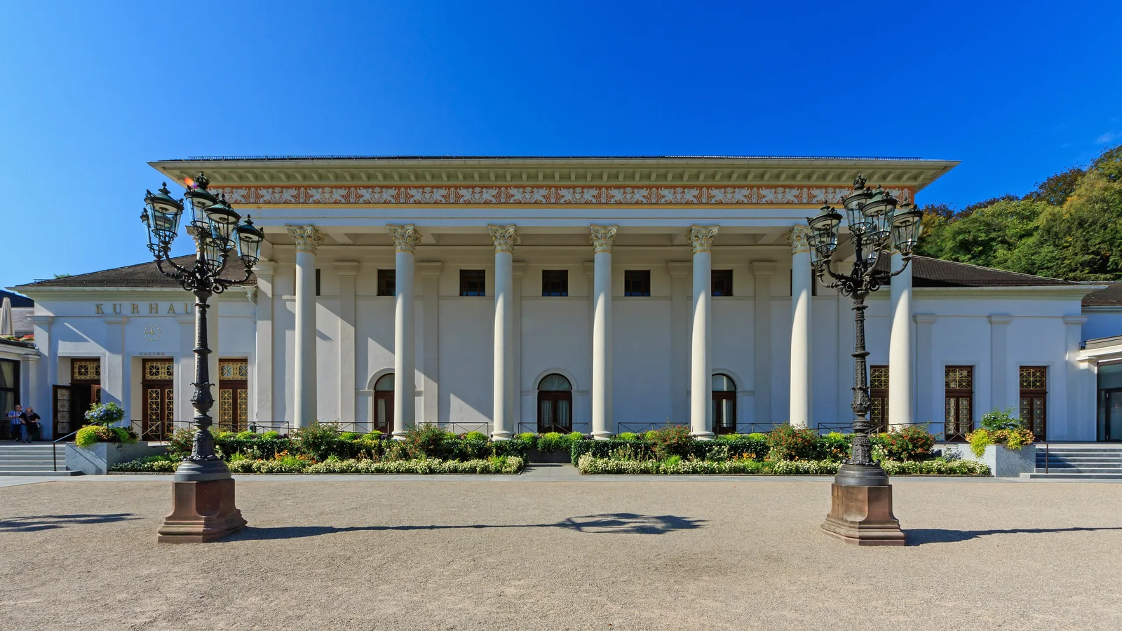 Kurhaus Baden-Baden, Sitz der ältesten deutschen Spielbank und Vorbild für die Livebereiche der hier getesteten Anbieter